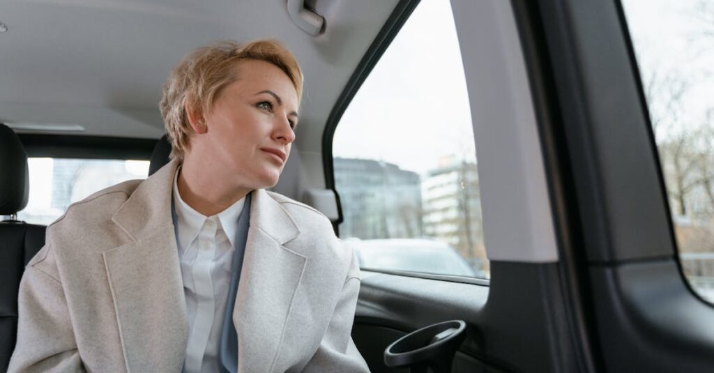 découvrez l'assurance auto pour les auto-entrepreneurs : des solutions adaptées à vos besoins professionnels, une protection sur la route et des conseils pour choisir la couverture idéale. protégez votre activité tout en roulant en toute sérénité.