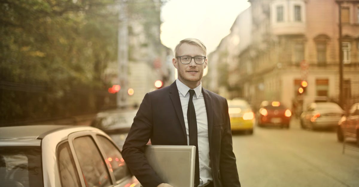 découvrez comment choisir l'assurance idéale pour les auto-entrepreneurs. protégez votre activité et votre patrimoine avec des solutions adaptées à vos besoins spécifiques. informez-vous sur les différentes options d'assurance, les garanties essentielles et les conseils pratiques pour sécuriser votre activité en toute sérénité.