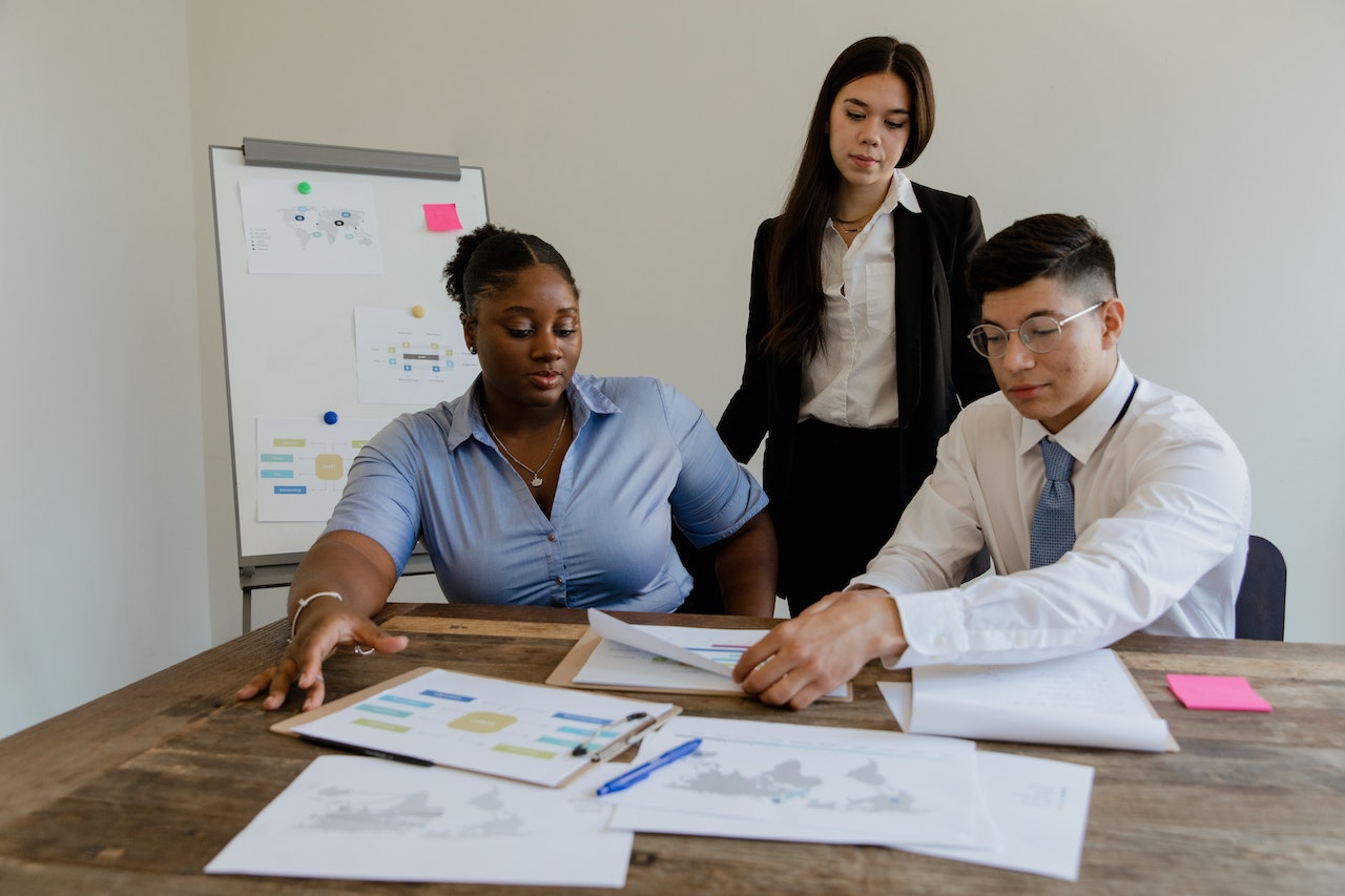 découvrez l'importance de l'assurance responsabilité civile pour votre entreprise. protégez-vous contre les risques financiers liés aux dommages causés à autrui grâce à une couverture adaptée à vos besoins spécifiques.