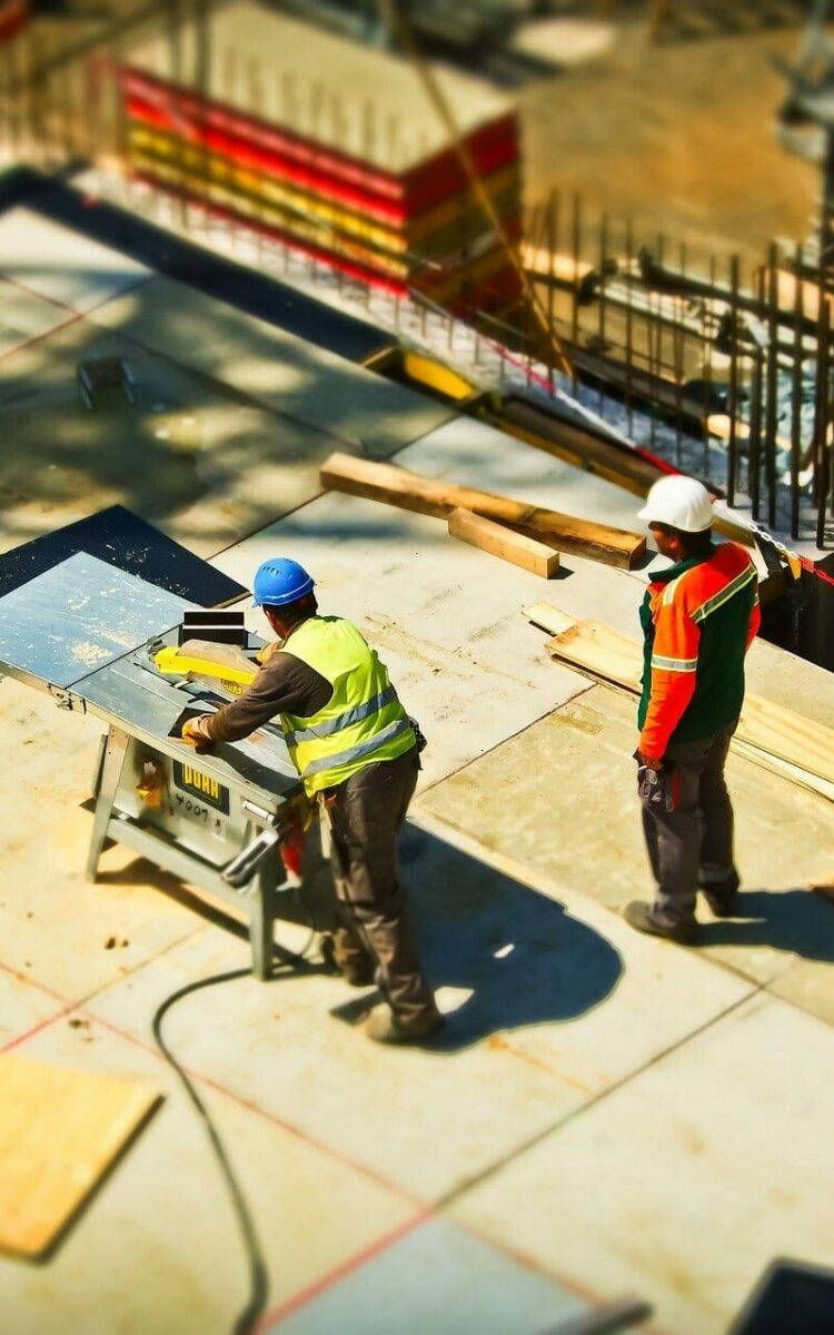 découvrez l'importance de la garantie décennale pour les auto-entrepreneurs dans le secteur du bâtiment. protégez-vous des risques potentiels liés à votre activité et assurez la pérennité de vos projets grâce à nos conseils et informations essentielles.